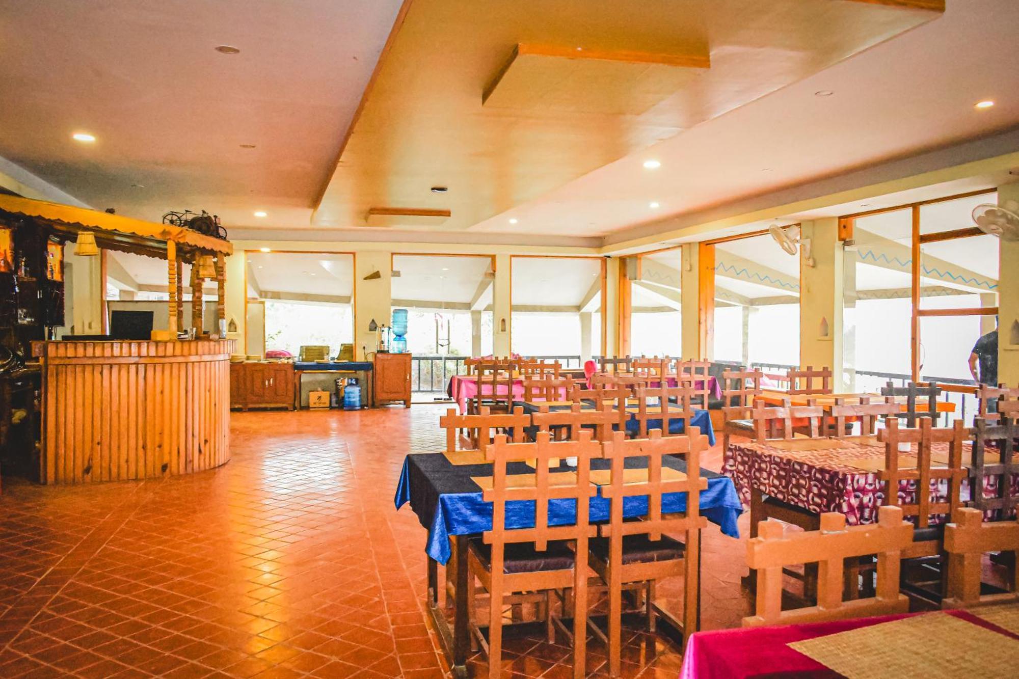 Chitwan Riverside Resort Саураха Екстериор снимка