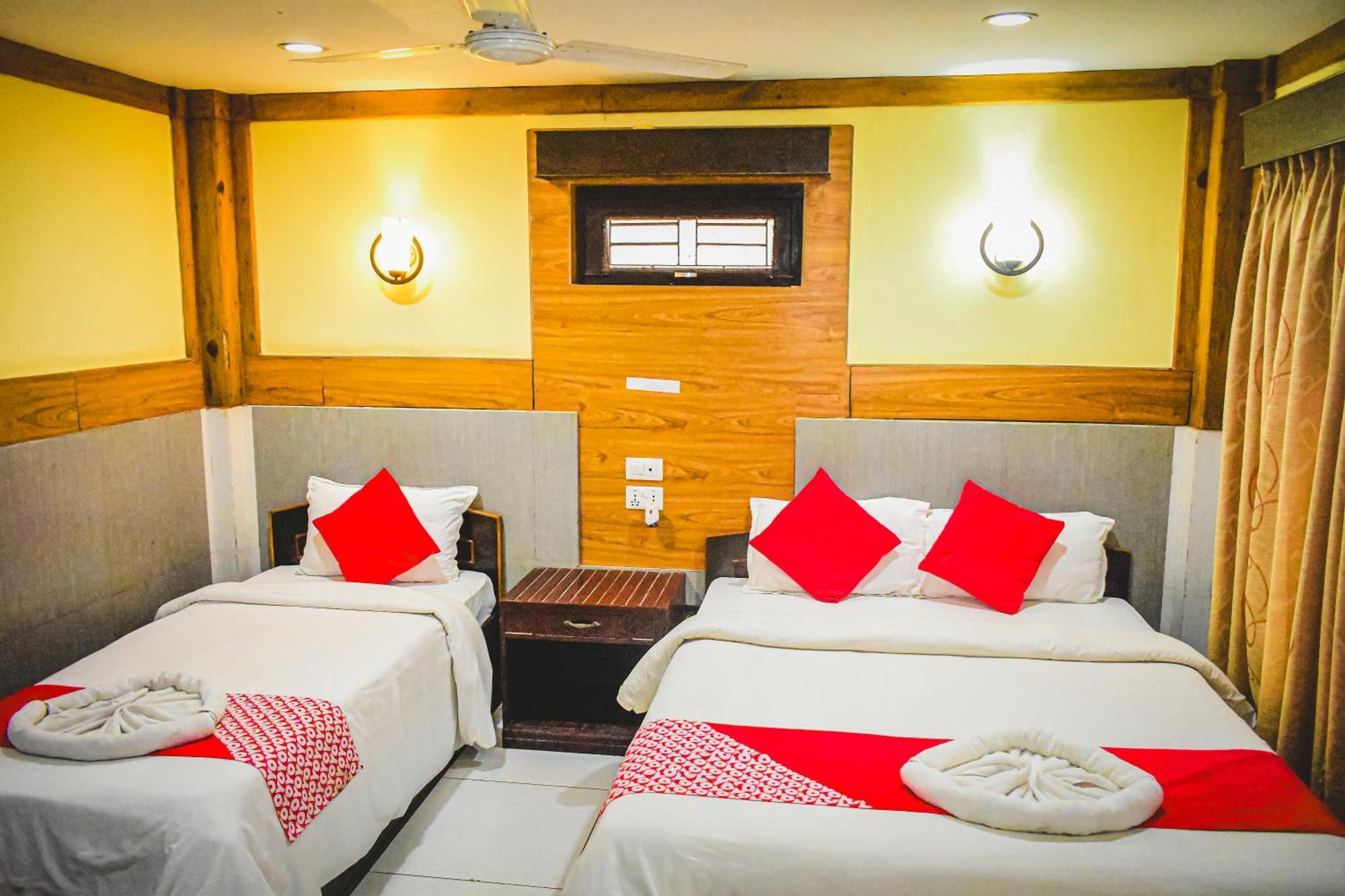 Chitwan Riverside Resort Саураха Екстериор снимка