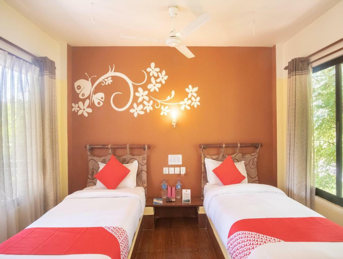 Chitwan Riverside Resort Саураха Екстериор снимка